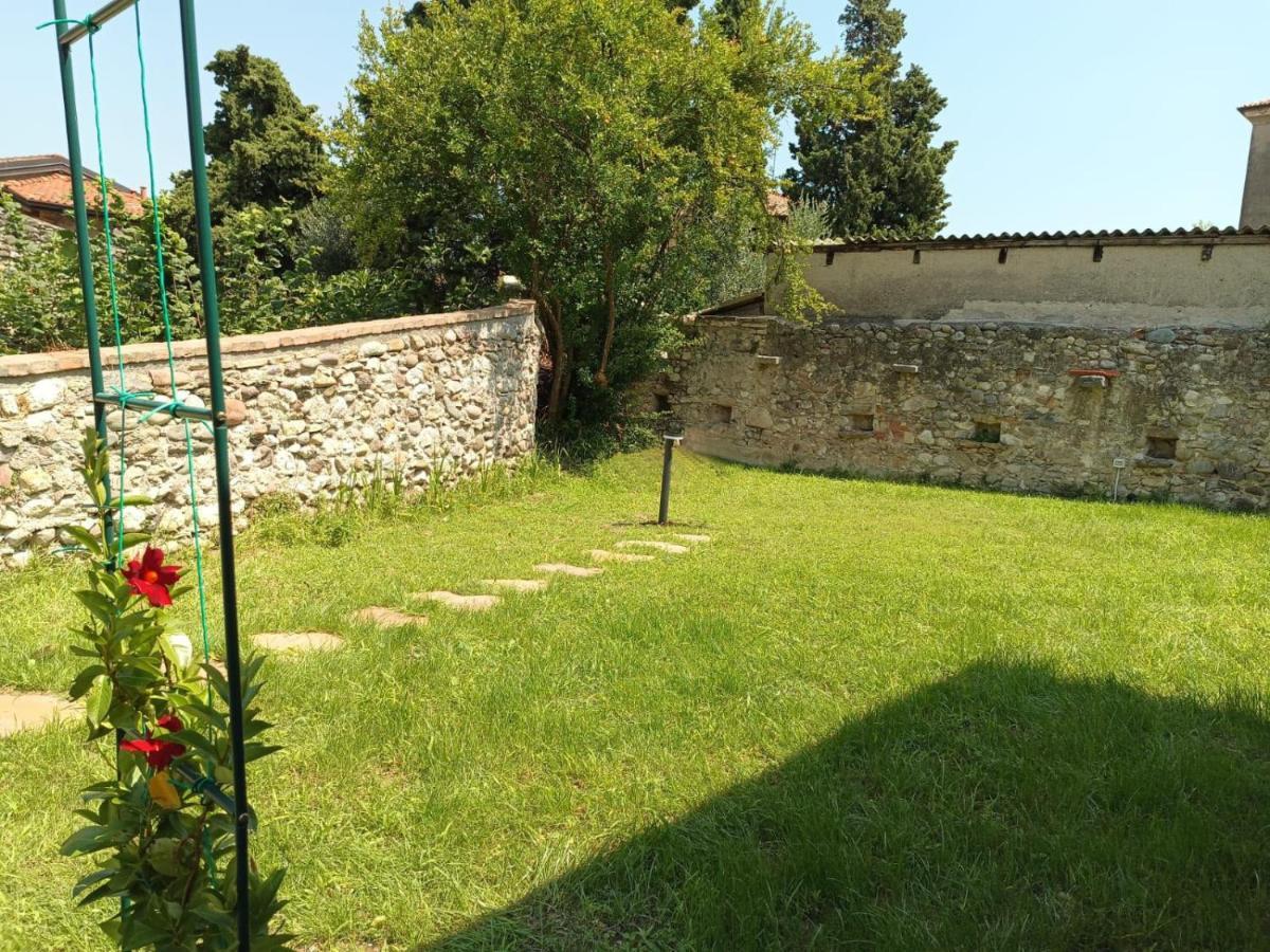 La Volpe Rossa Rooms And Apartments Сан-Феліче-дель-Бенако Екстер'єр фото